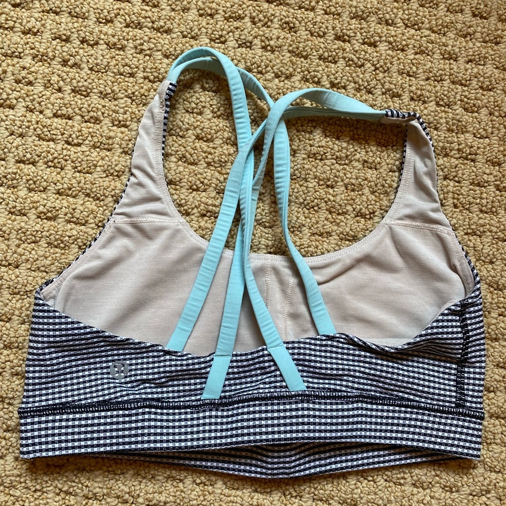 Lululemon sports bra